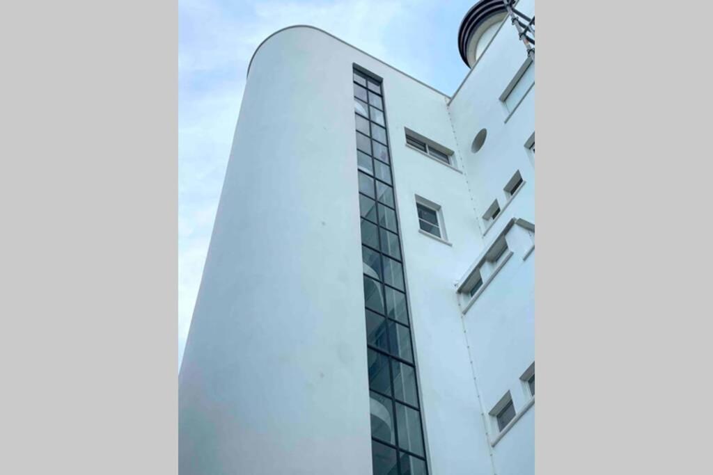 Elegant Studio Et Parking Dans Batiment Historique Saint-Tropez Eksteriør bilde